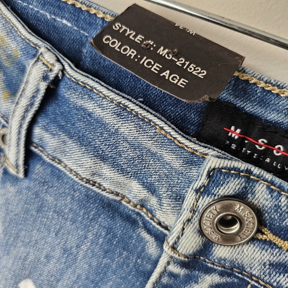 Skinny Fit Distressed Blue Denim Shorts with Stretch - Picture 5 of 15